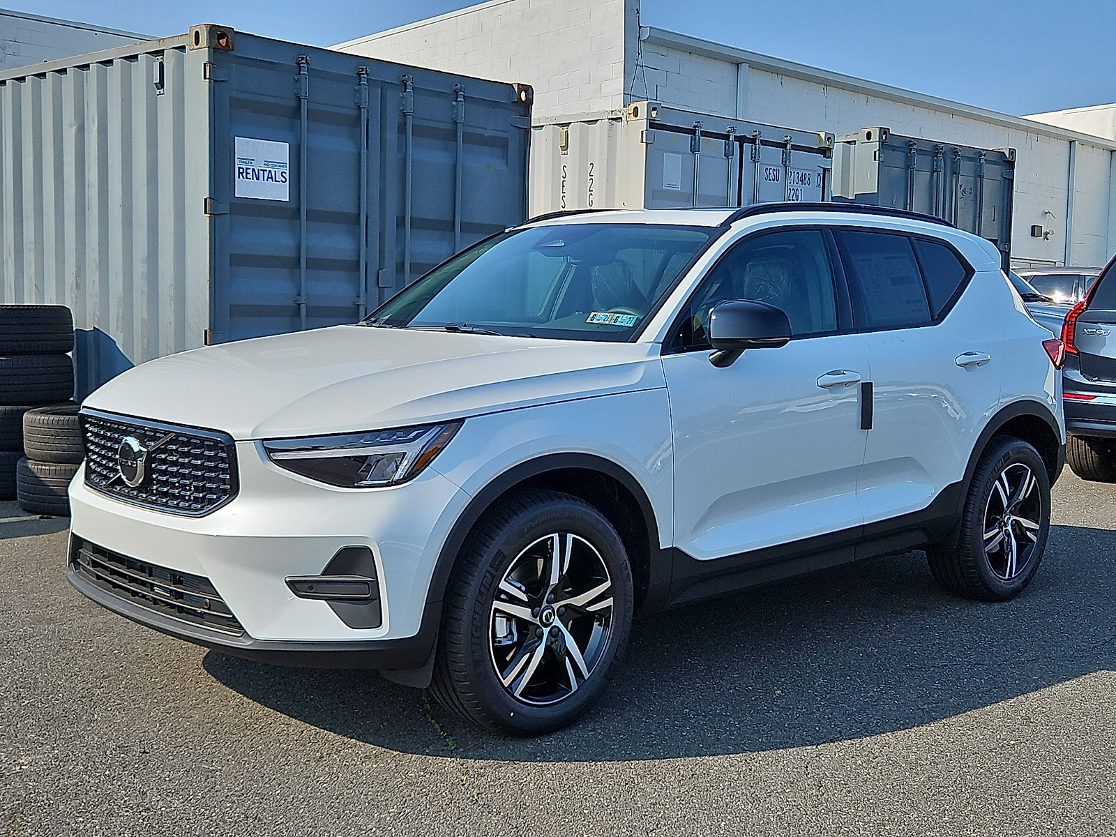 New 2026 Volvo XC40 B5 Core w/ Protection Package Premier AWD/4WD image 3