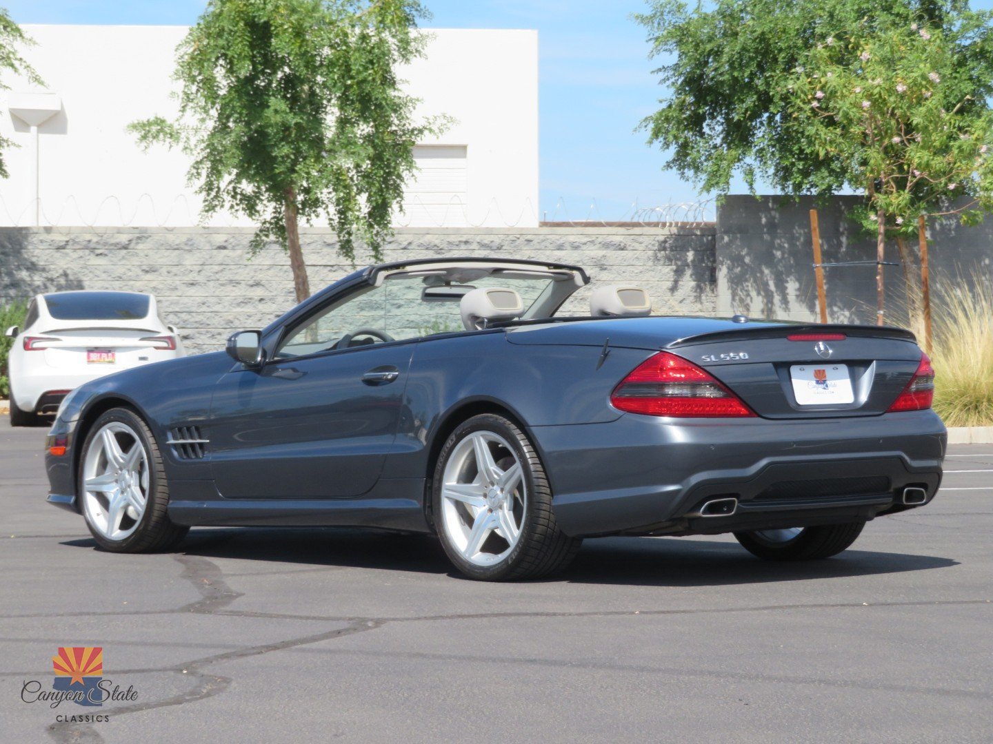 Used 2009 Mercedes-Benz SL 550 w/ Premium I Pkg image 12