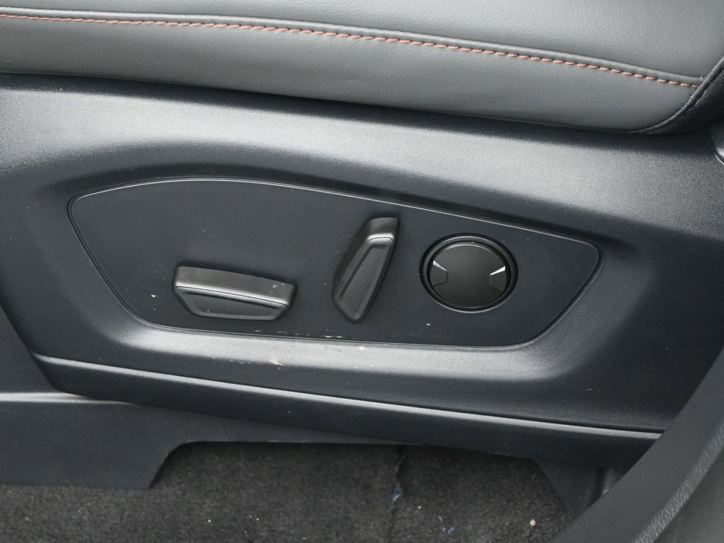 New 2026 Ford Explorer Active RWD image 9