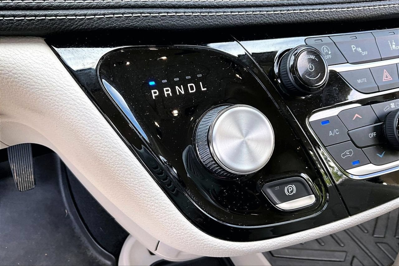 Certified 2021 Chrysler Pacifica Touring-L FWD image 30