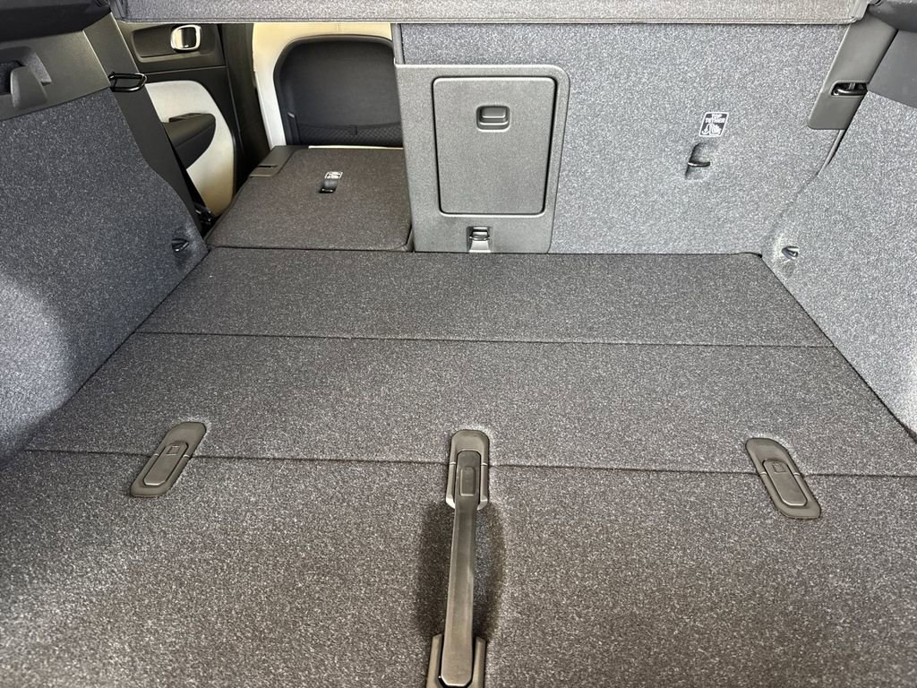 New 2026 Volvo XC40 B5 Ultra image 14