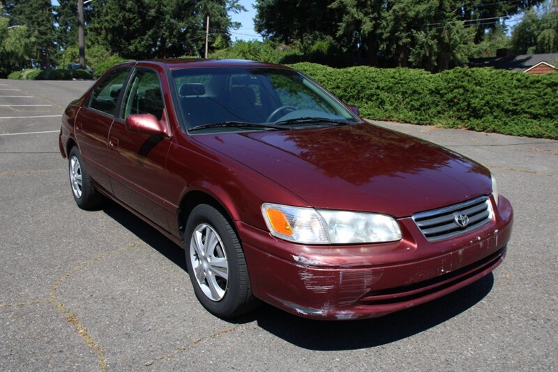 Used 2000 Toyota Camry LE FWD image 2