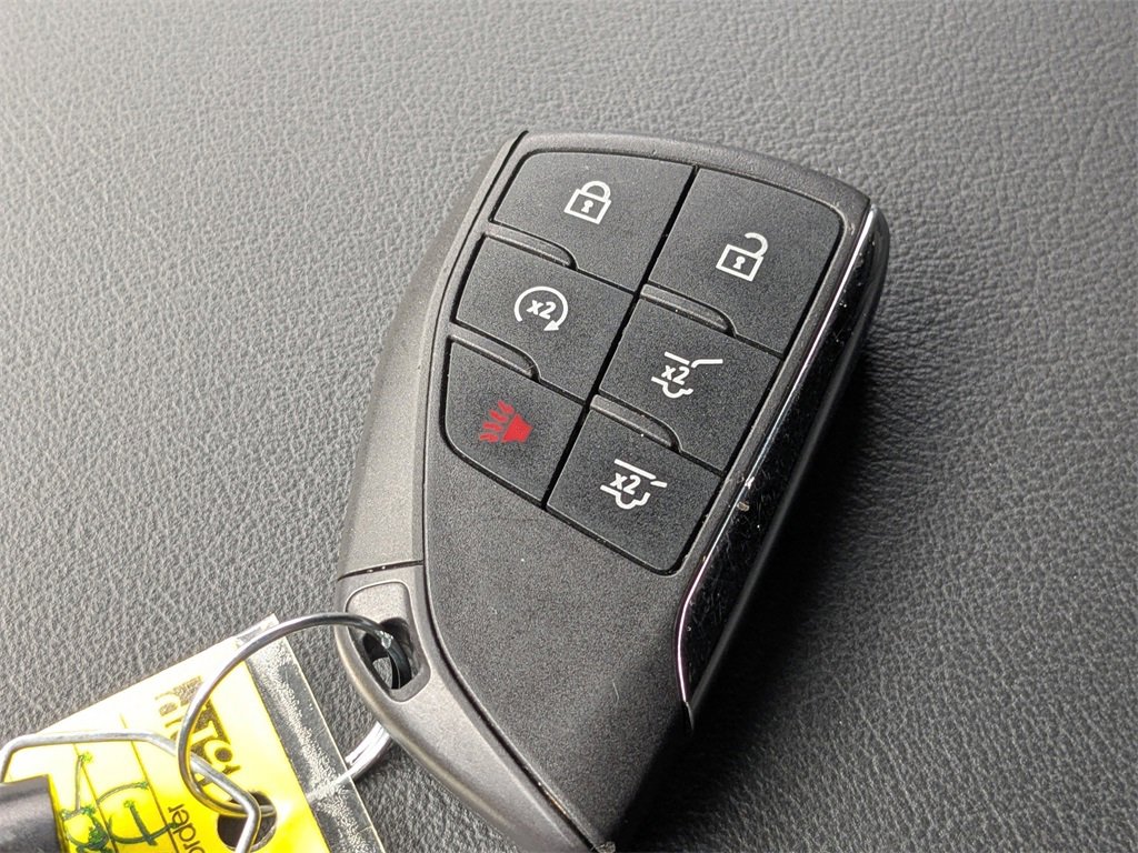 Used 2025 Chevrolet Suburban Z71 image 28