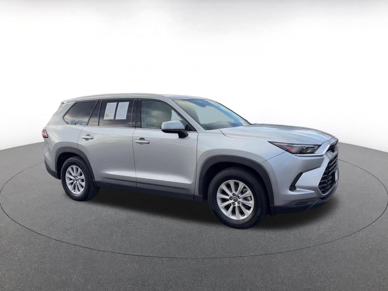 Used 2025 Toyota Grand Highlander FWD image 2