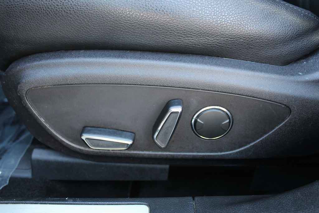 Used 2016 Lincoln MKZ AWD image 23