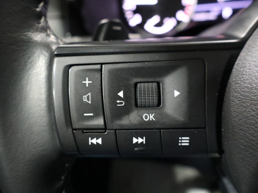 Used 2024 Nissan Pathfinder SV image 33