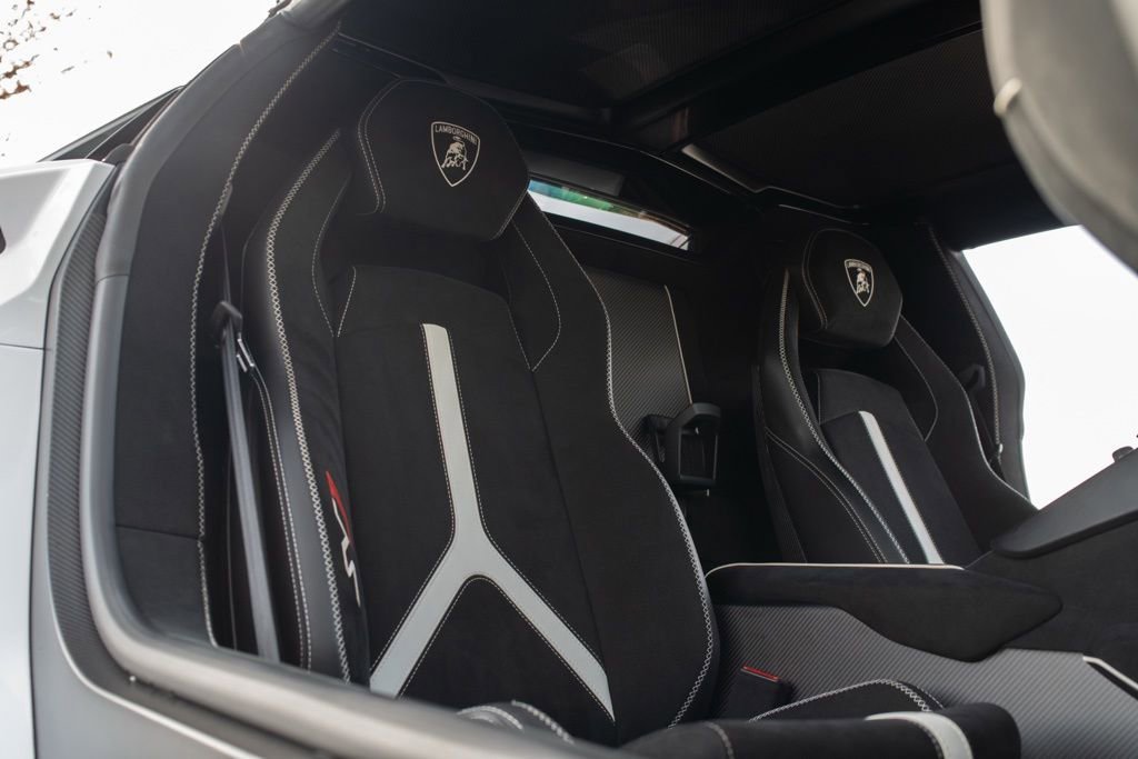 Used 2021 Lamborghini Aventador SVJ image 36