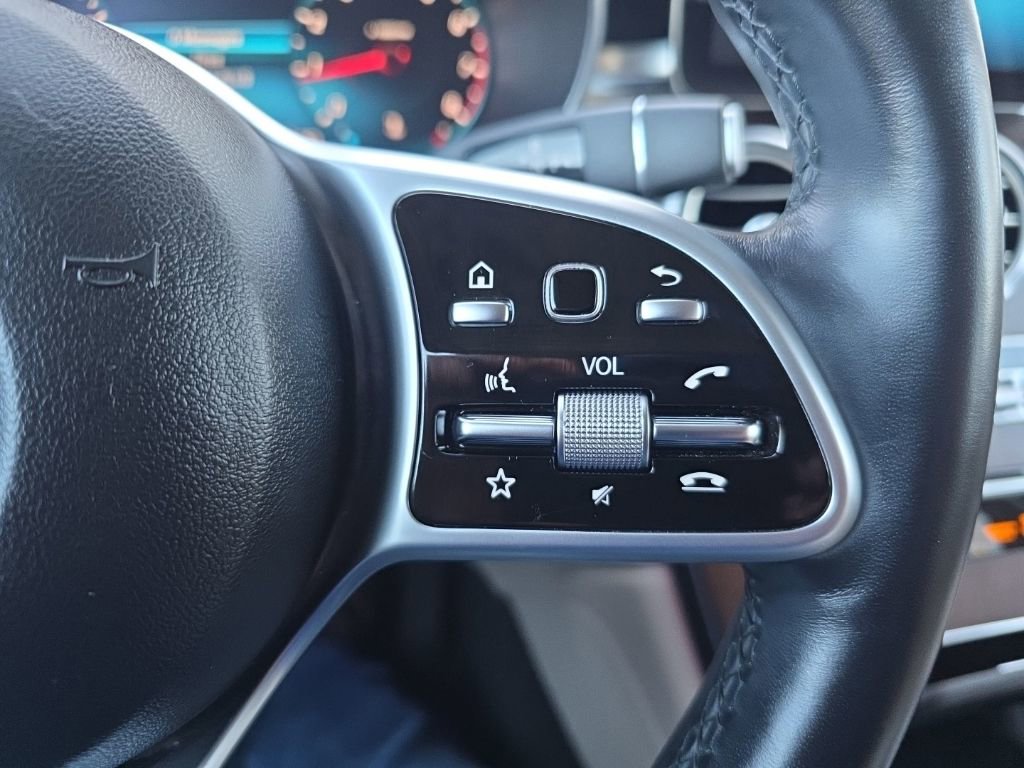 Used 2022 Mercedes-Benz GLC 300 4MATIC image 11