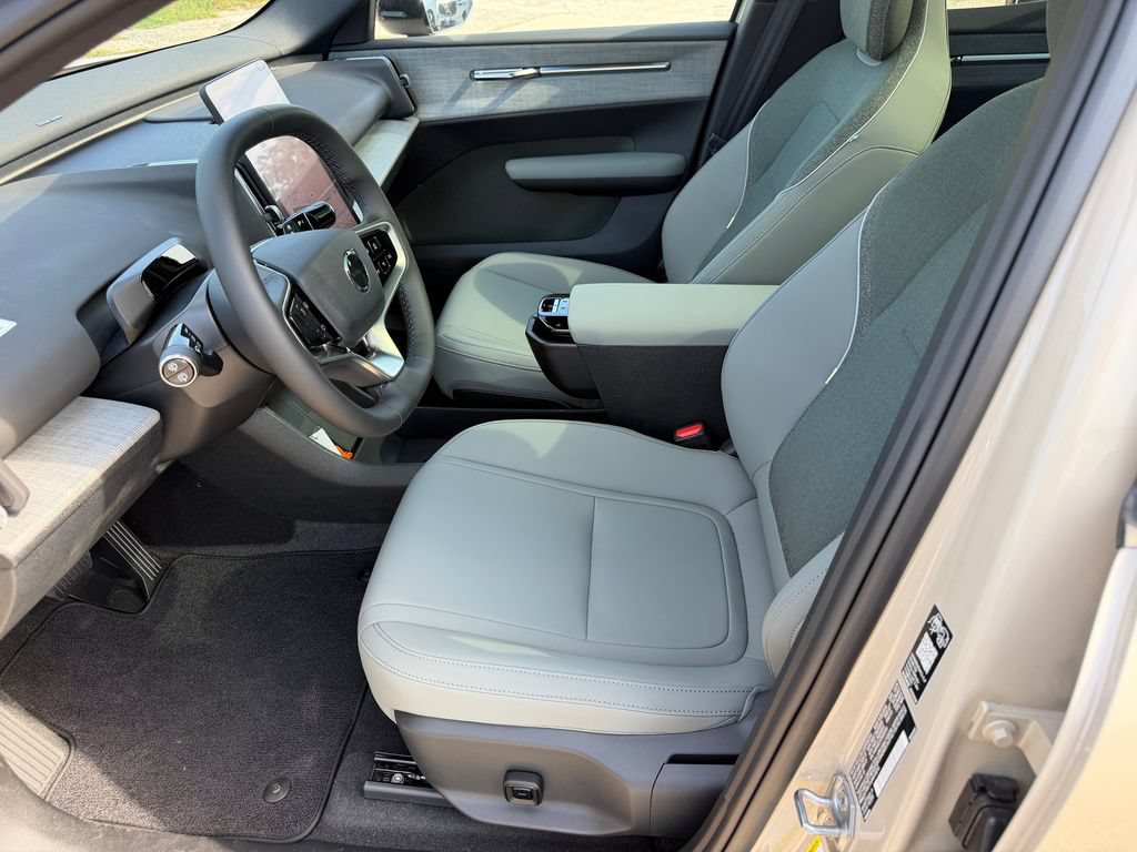 New 2026 Volvo EX30 Ultra w/ Climate Package AWD/4WD image 17
