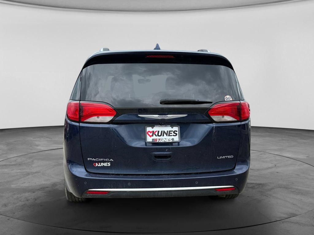 Used 2018 Chrysler Pacifica Limited FWD image 7