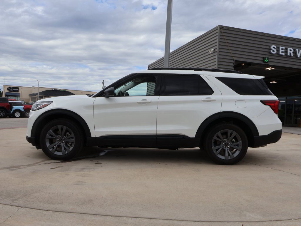 New 2026 Ford Explorer Active AWD/4WD image 2