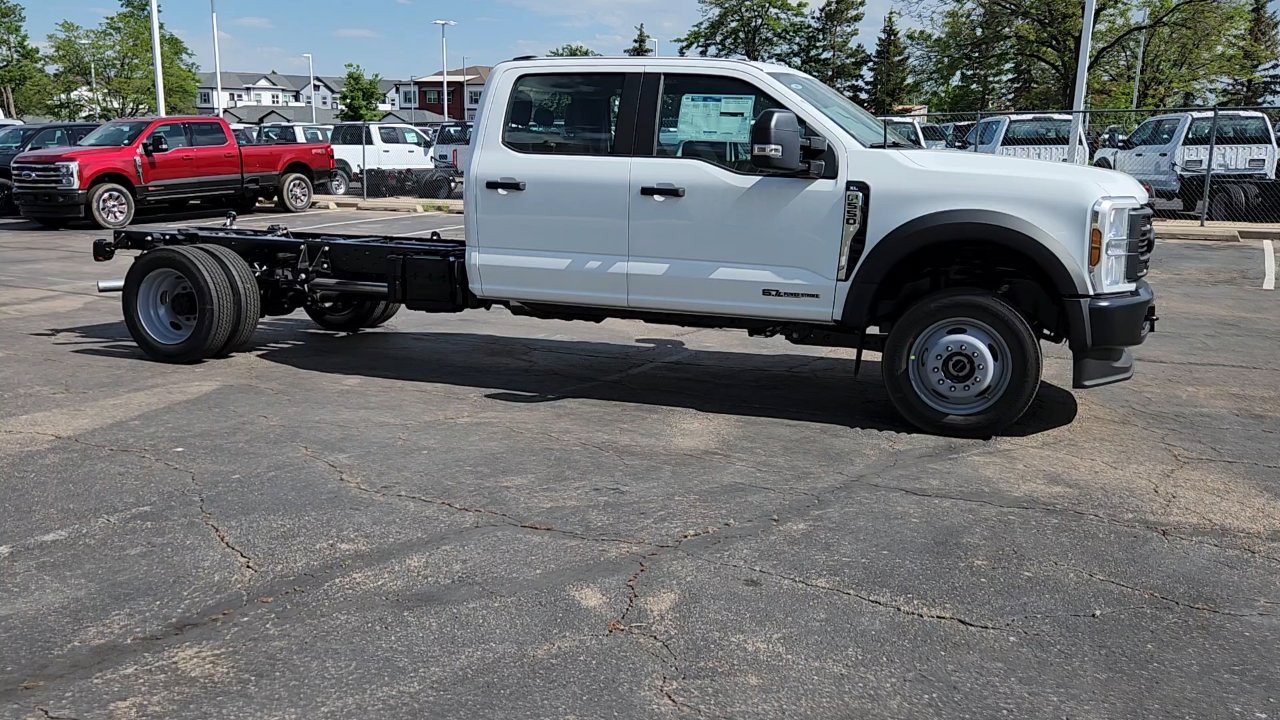 New 2025 Ford F550 4x4 Crew Cab image 14