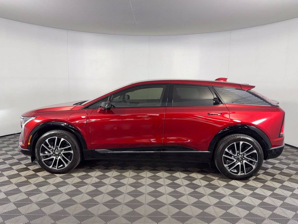 Used 2025 Cadillac Optiq Sport 1 AWD/4WD image 10