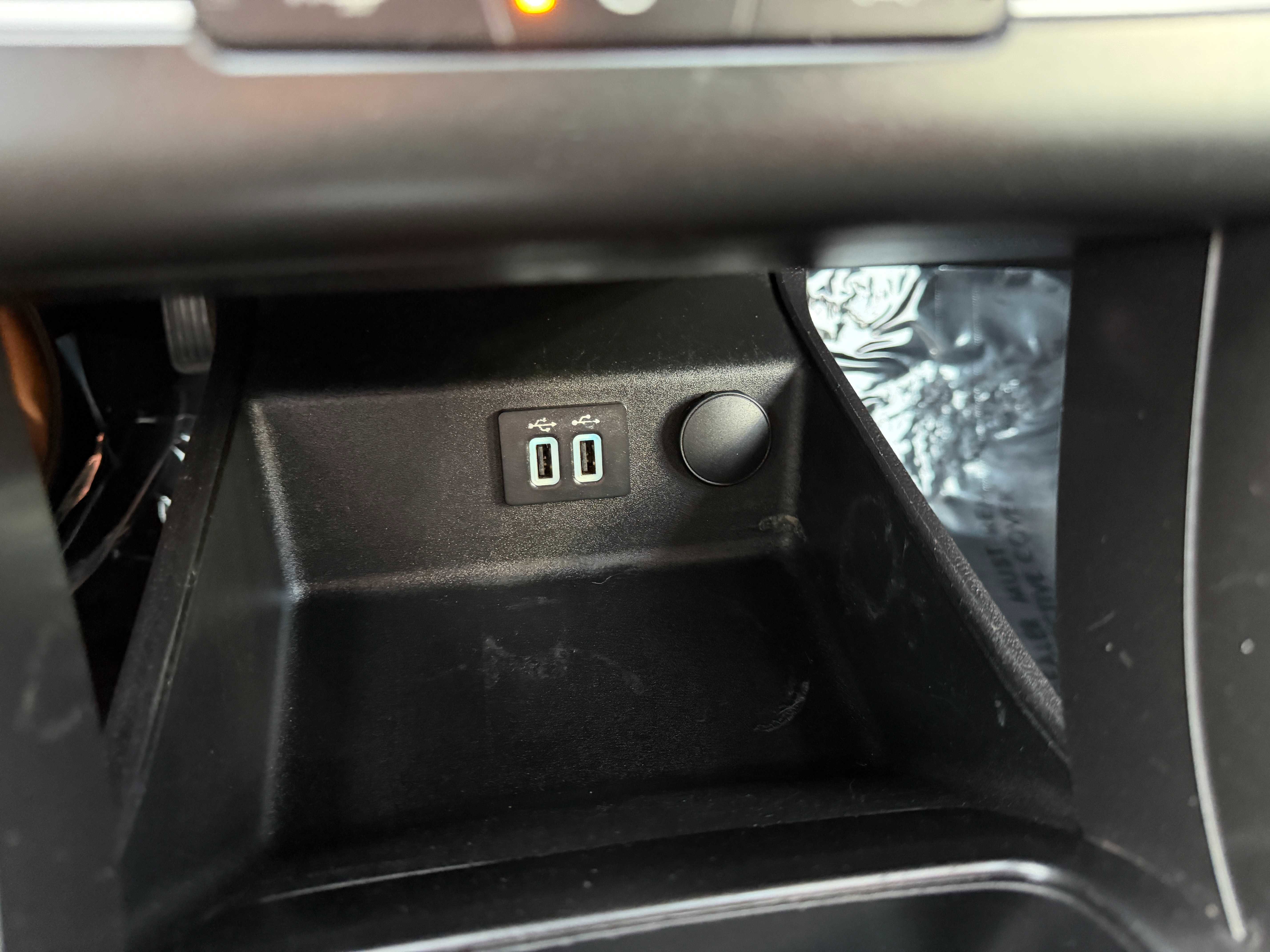 Used 2019 Ford Fusion SE FWD image 24