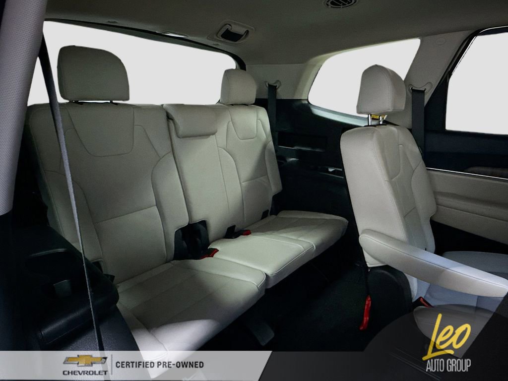 Used 2024 Kia Telluride EX w/ EX Captain's Chair Package image 31