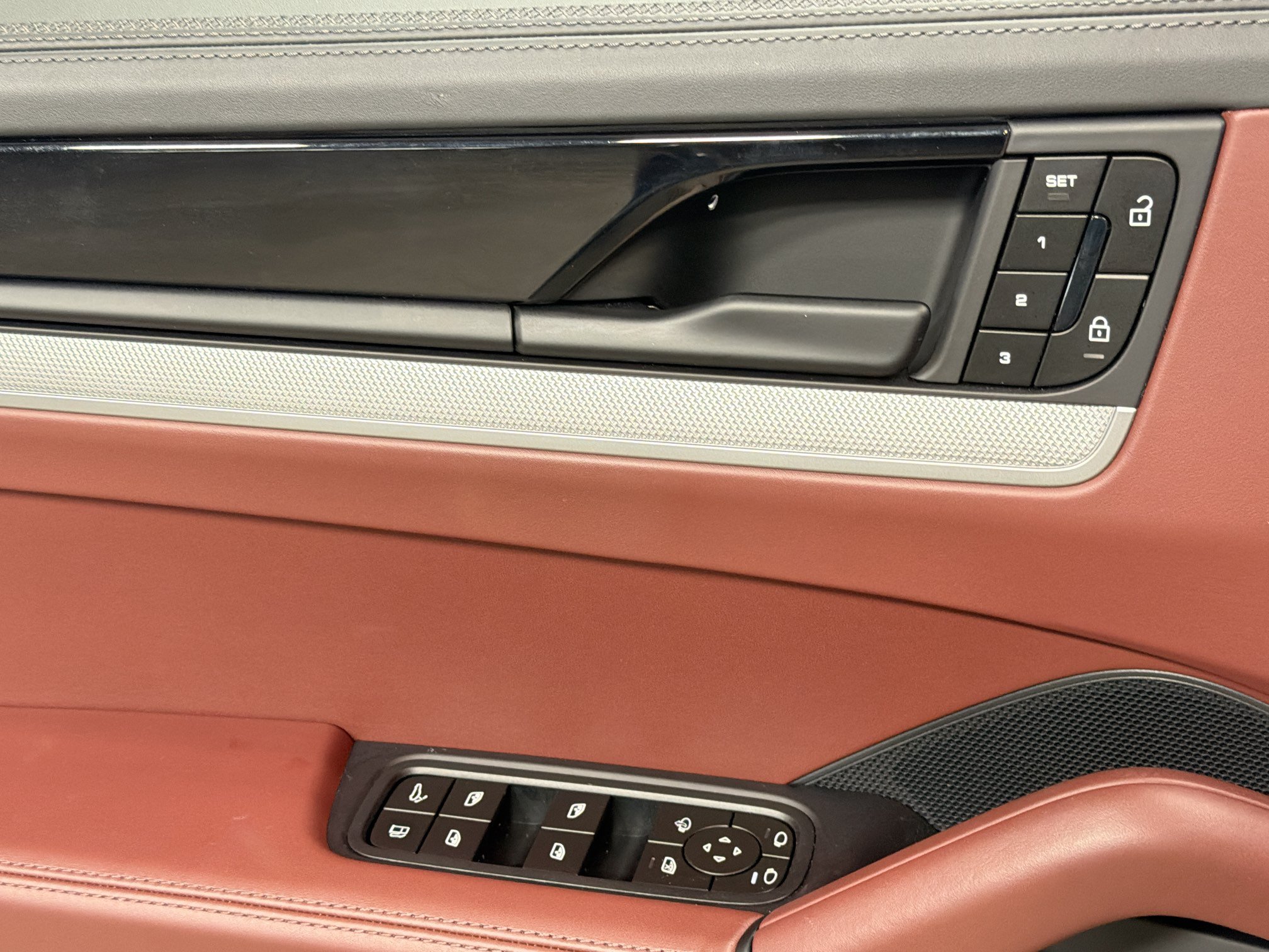 Certified 2026 Porsche Cayenne S AWD/4WD image 24