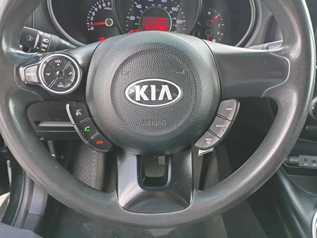 Used 2014 Kia Soul FWD image 13
