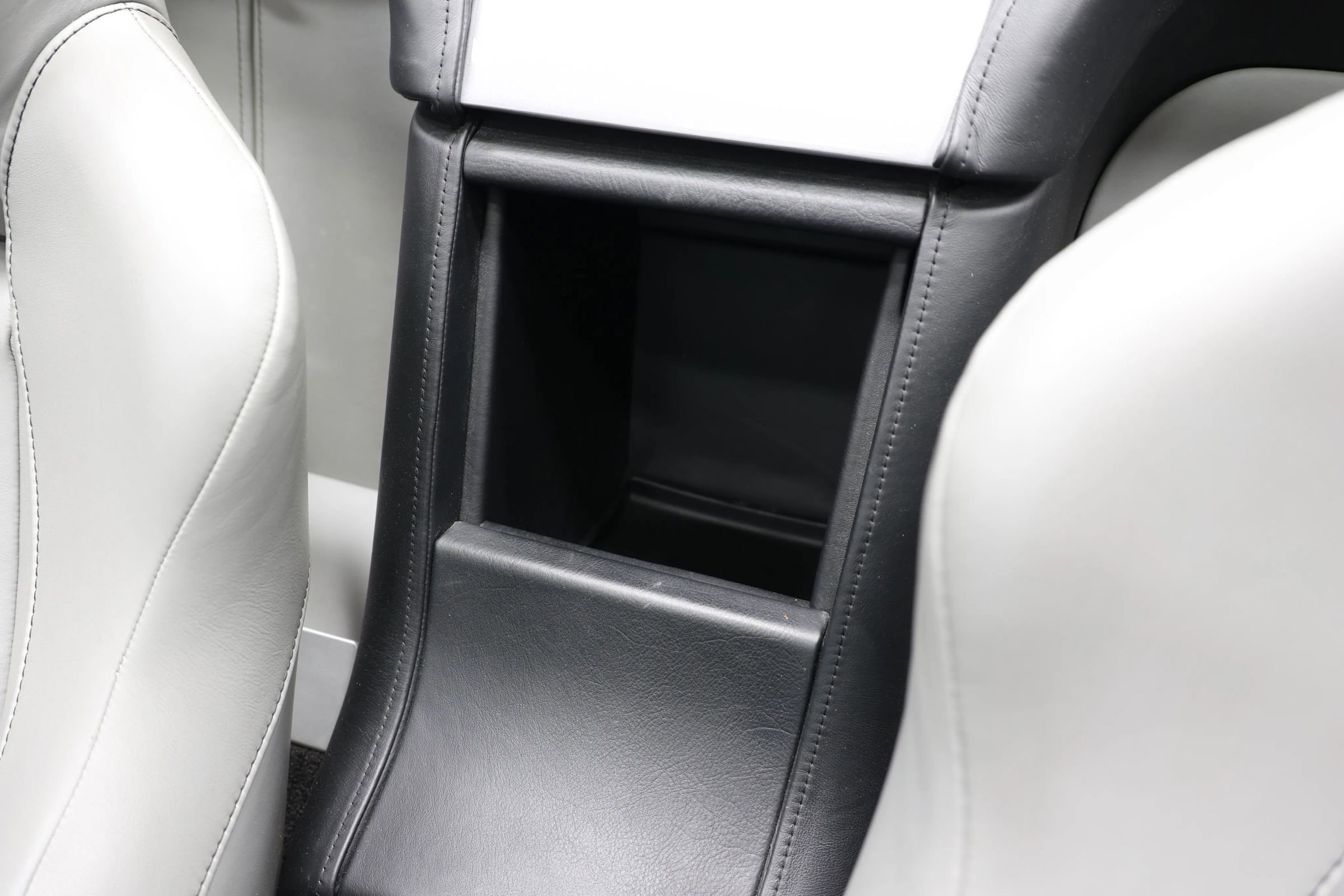 Used 2016 Aston Martin V8 Vantage S RWD image 22