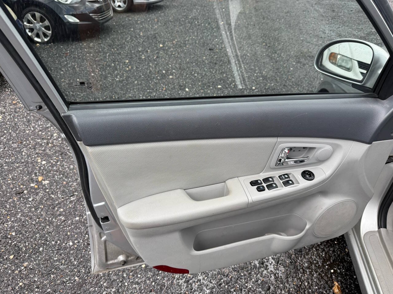 Used 2009 Kia Spectra EX FWD image 14