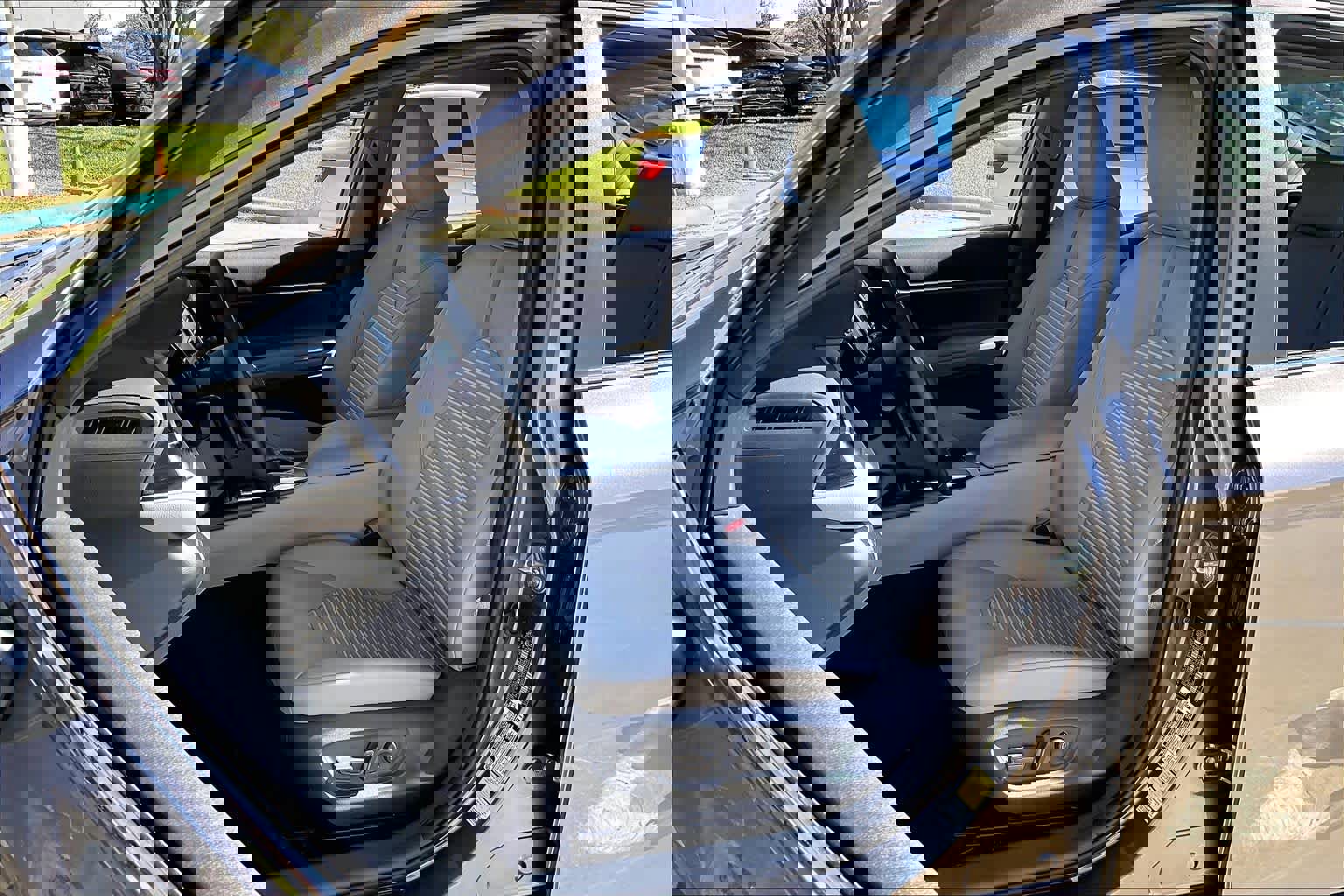 Used 2020 Toyota Camry SE image 6