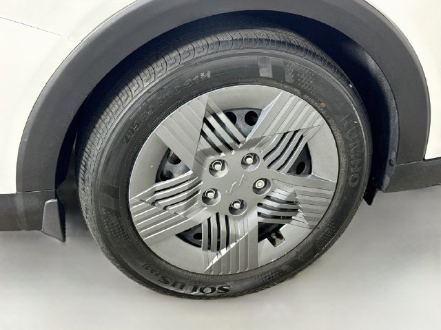 Used 2025 Kia K4 FWD image 32