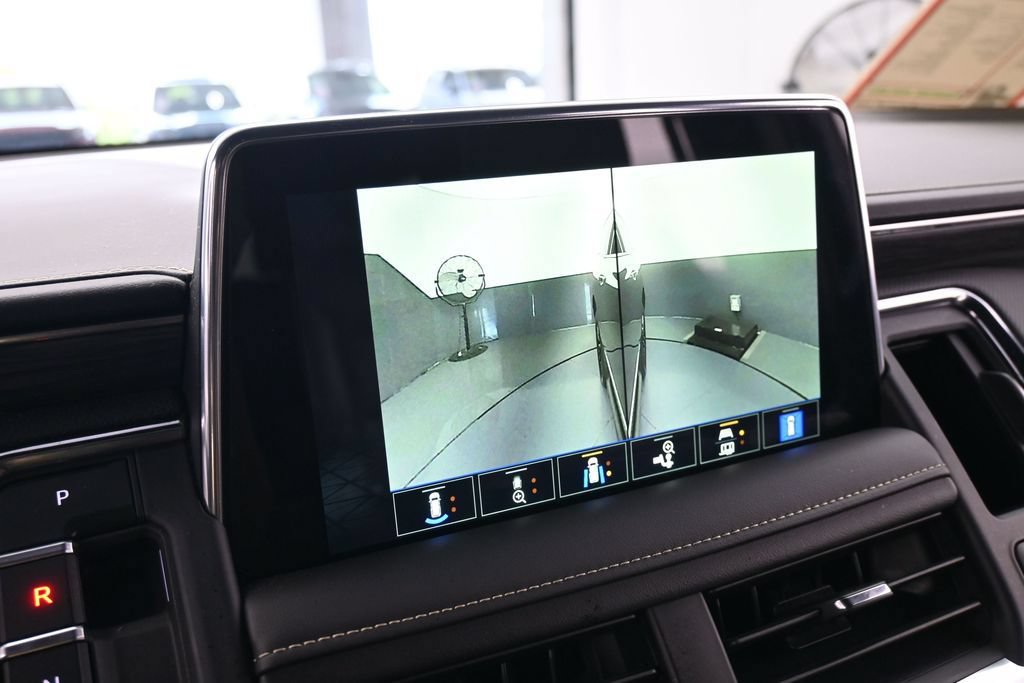 Used 2024 GMC Yukon XL SLT w/ SLT Luxury Package RWD image 22