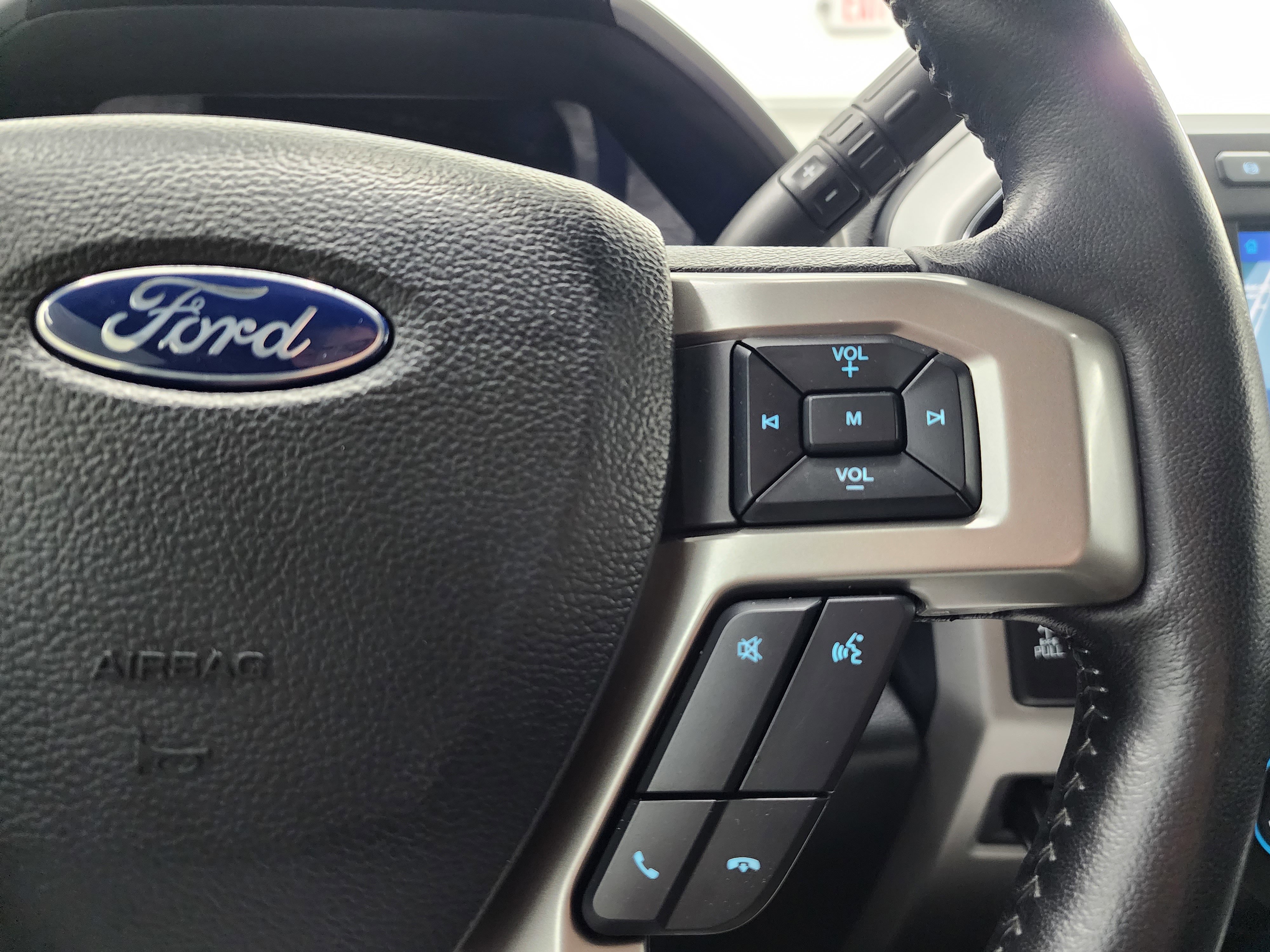 Used 2021 Ford F350 Lariat image 13