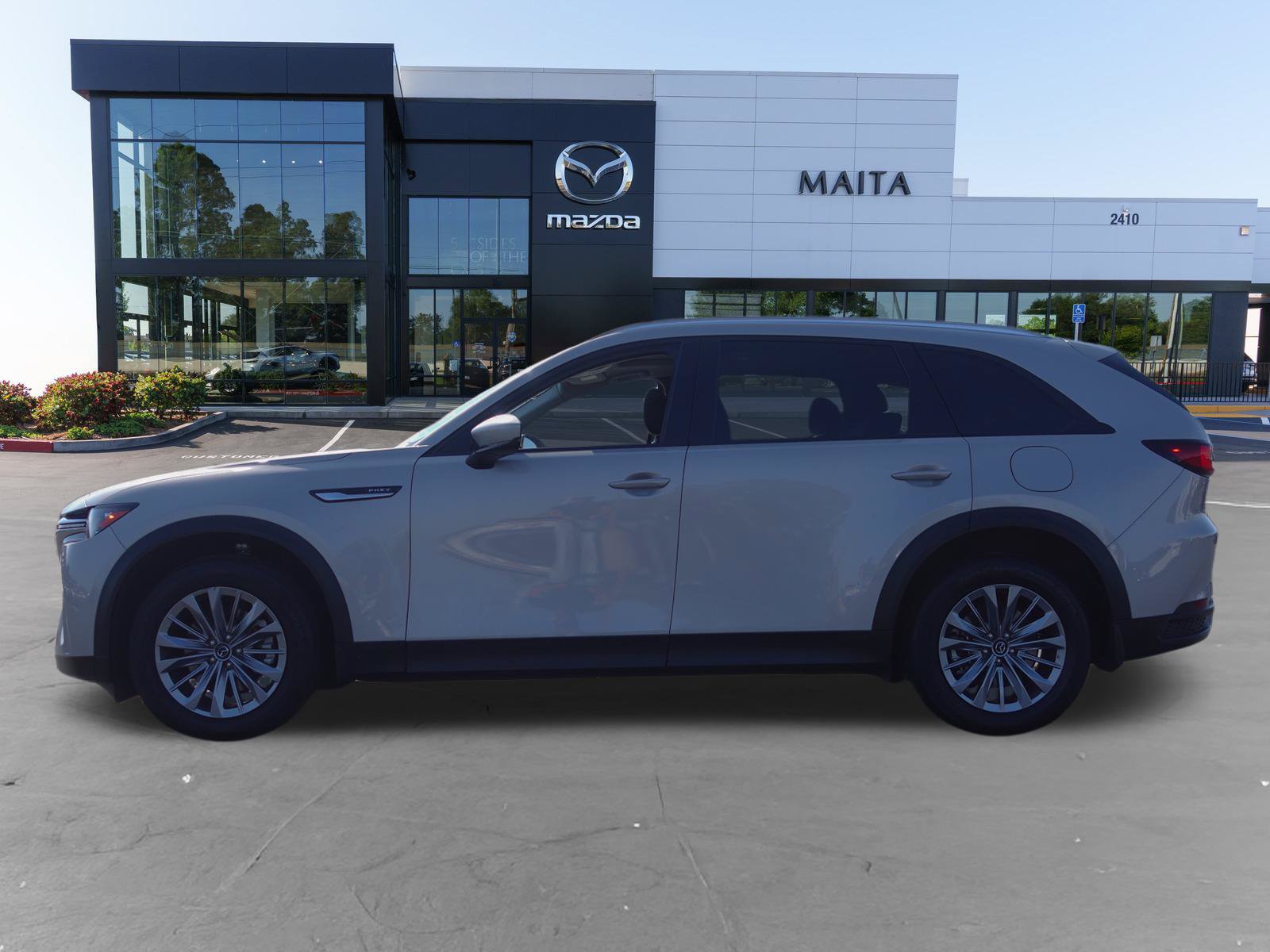 Certified 2024 MAZDA CX-90 Plug-In Hybrid w/ Preferred AWD/4WD image 8