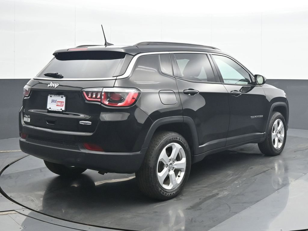 Used 2019 Jeep Compass Latitude AWD/4WD image 6