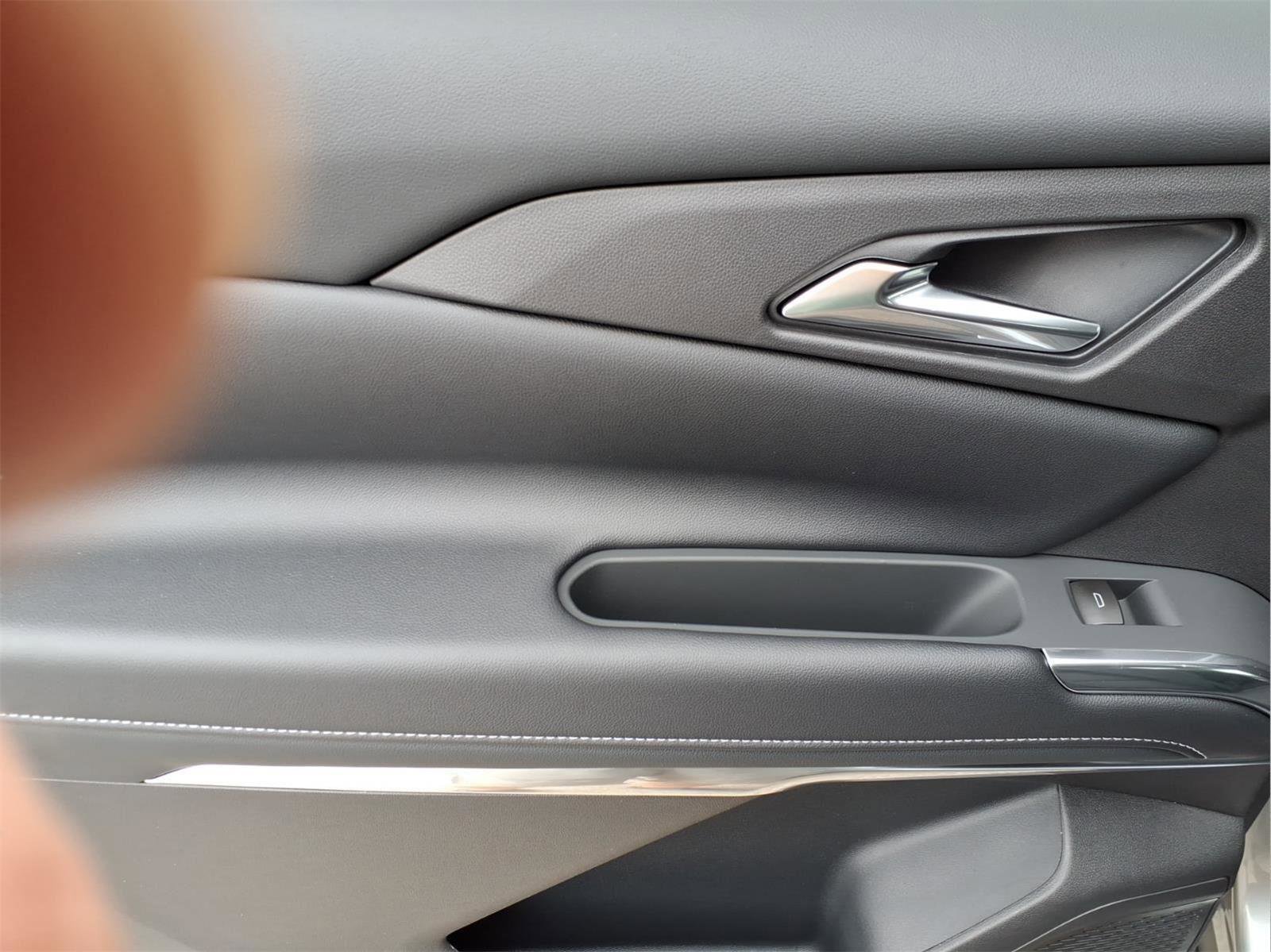 New 2026 Chevrolet Traverse LT image 9