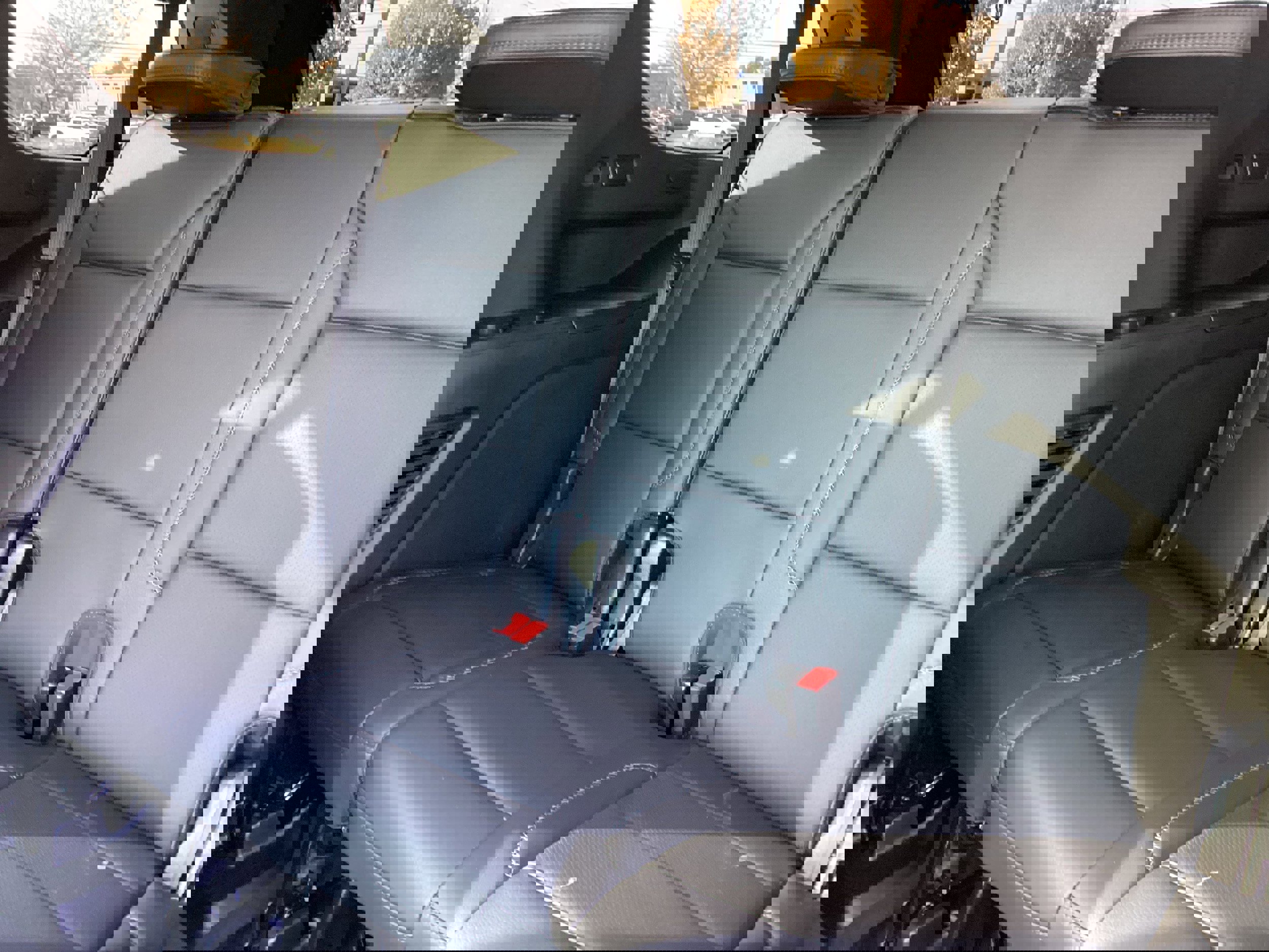 Used 2024 GMC Yukon Denali w/ Denali Reserve Package image 15