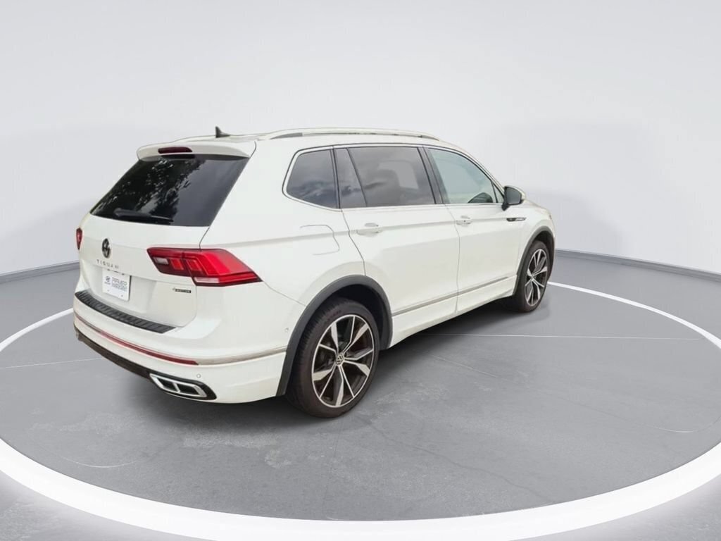 Used 2023 Volkswagen Tiguan SEL R-Line AWD/4WD image 8