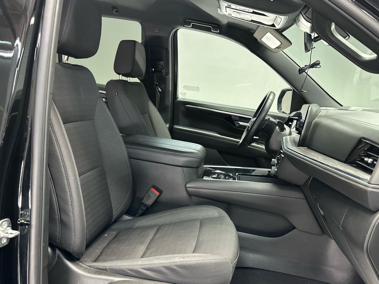 Used 2025 Chevrolet Tahoe LS w/ LPO, Chrome Package AWD/4WD image 12