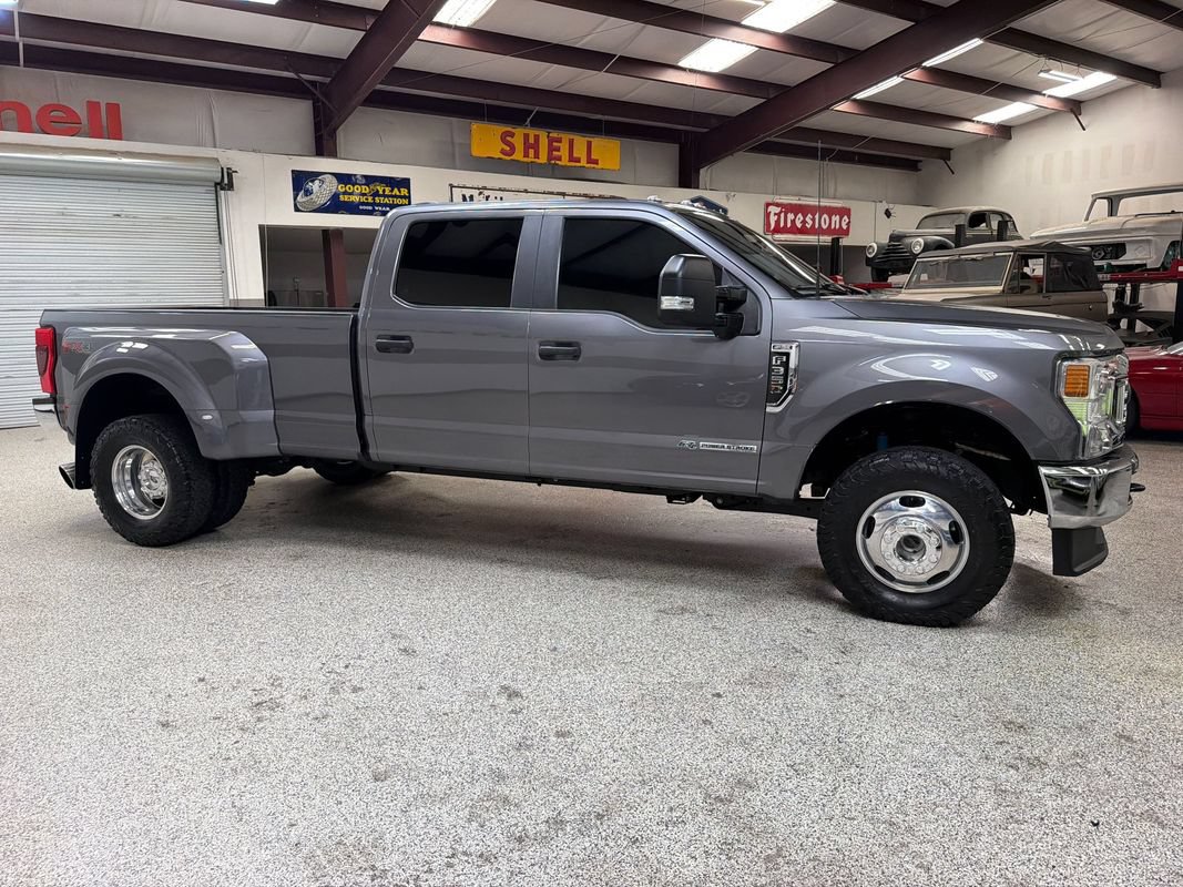Used 2022 Ford F350 XL w/ STX Appearance Package AWD/4WD image 9