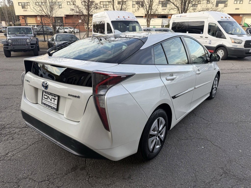 Used 2017 Toyota Prius Four image 6