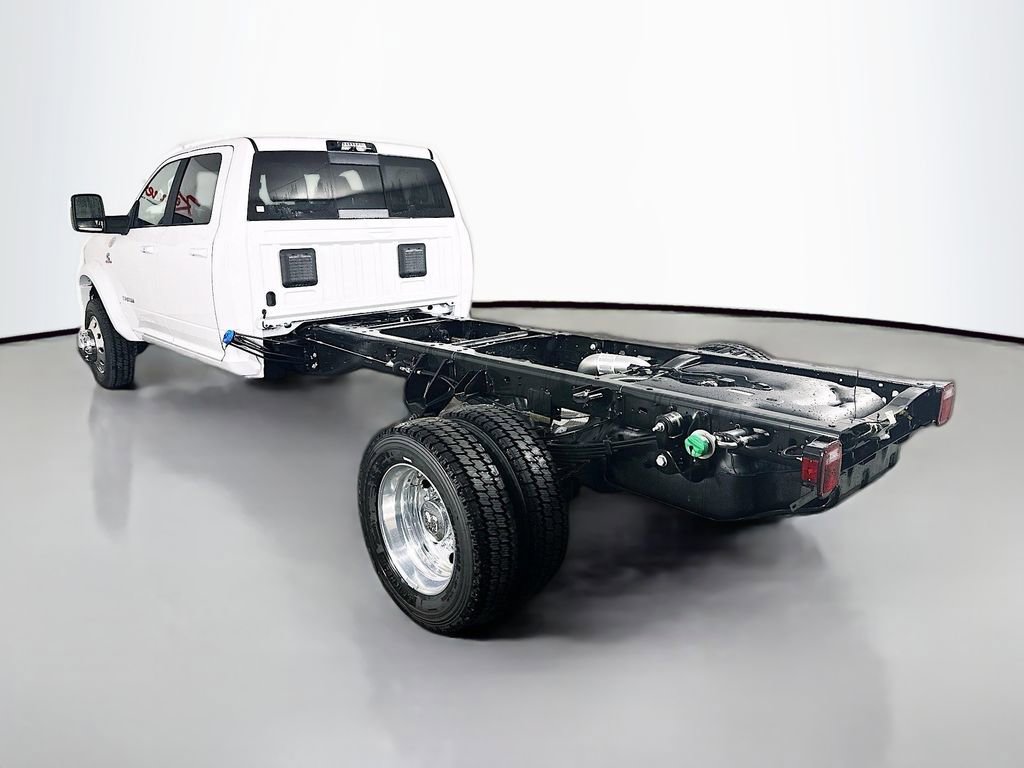 New 2026 RAM 4500 4x4 Crew Cab DRW w/ Laramie Trim Package image 5