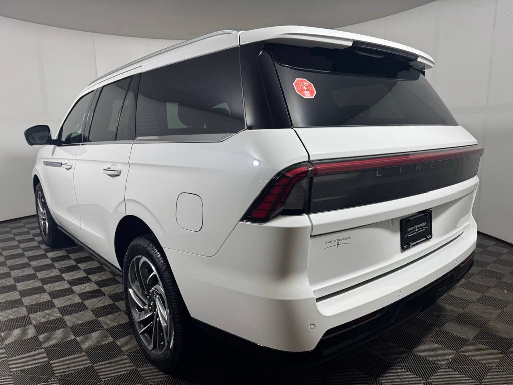 New 2026 Lincoln Navigator Reserve AWD/4WD image 3