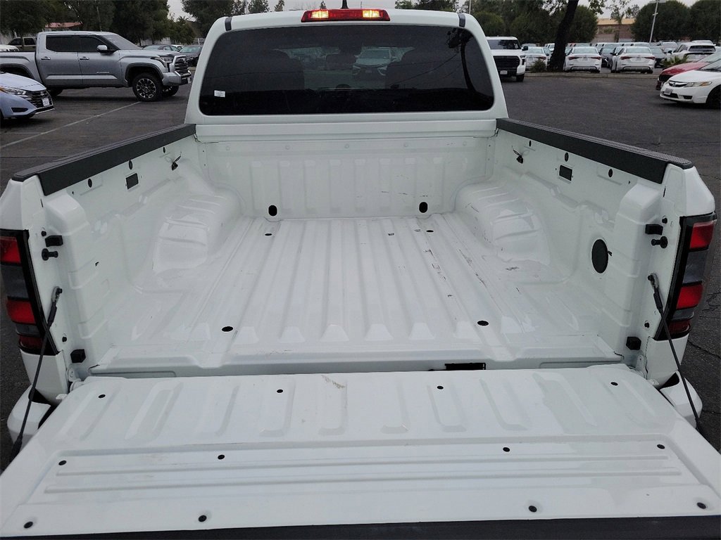 Used 2025 Nissan Frontier SV image 29