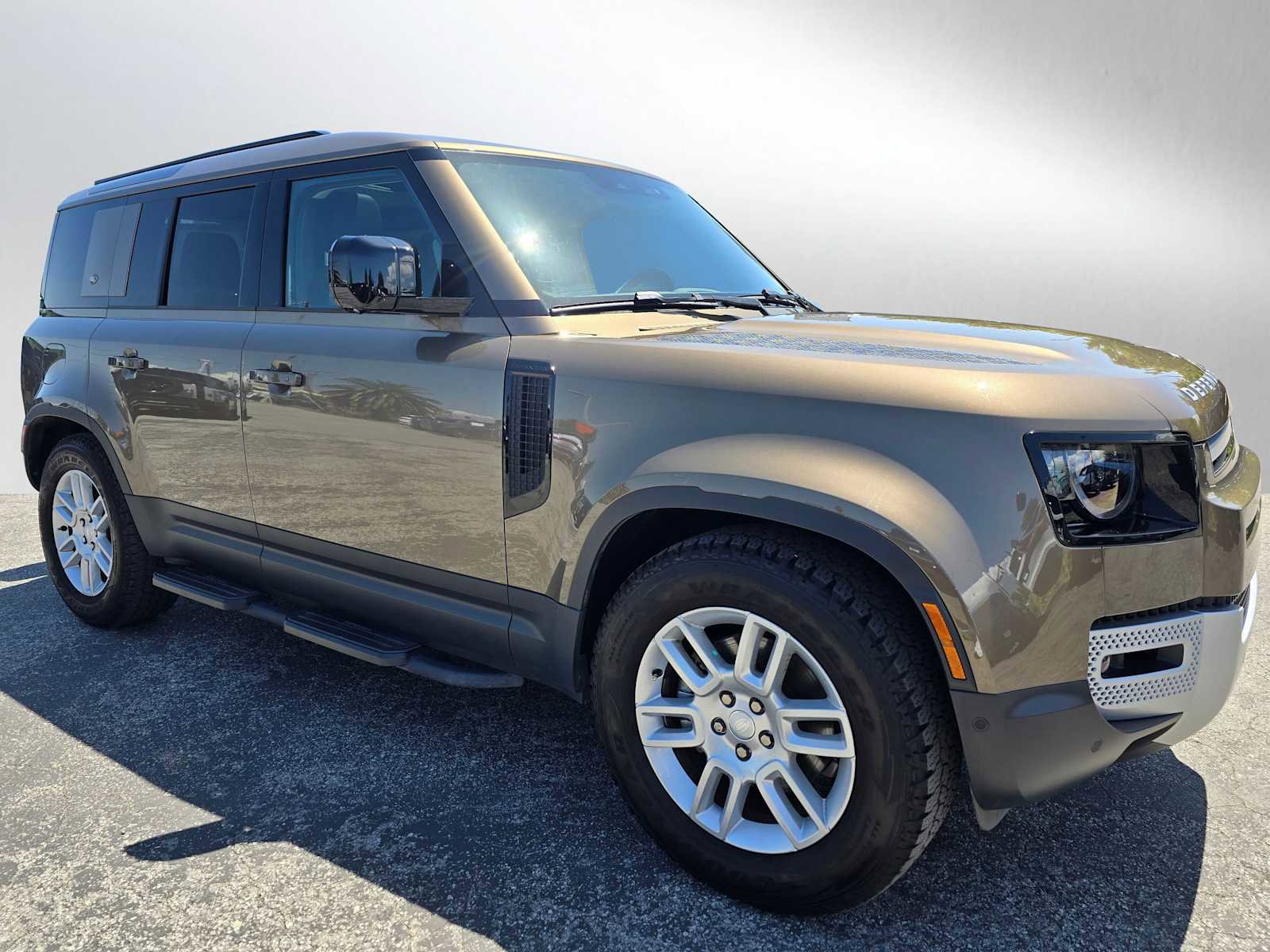 Used 2024 Land Rover Defender 110 S AWD/4WD image 7