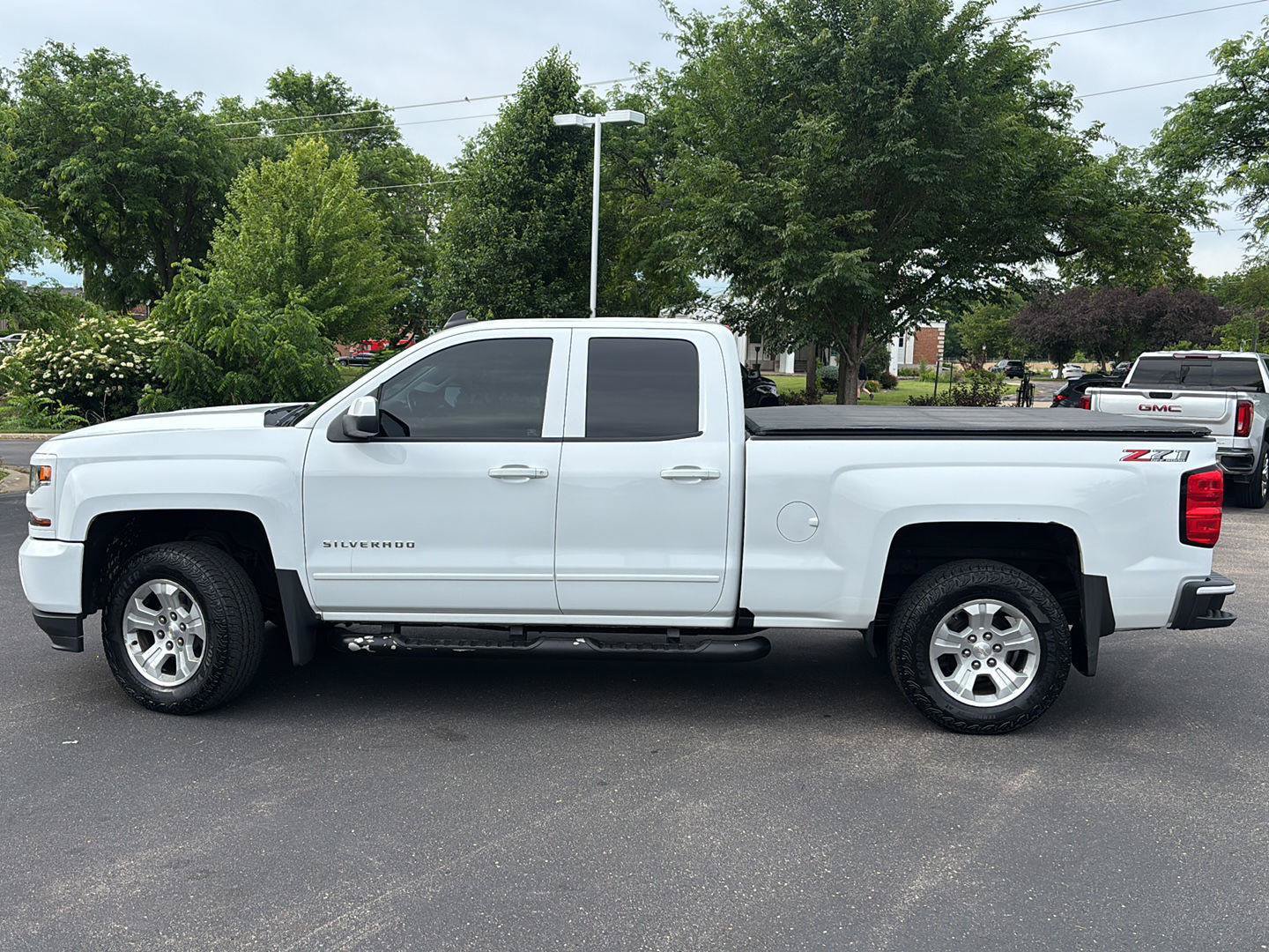 Used 2018 Chevrolet Silverado 1500 LT w/ All Star Edition AWD/4WD image 13