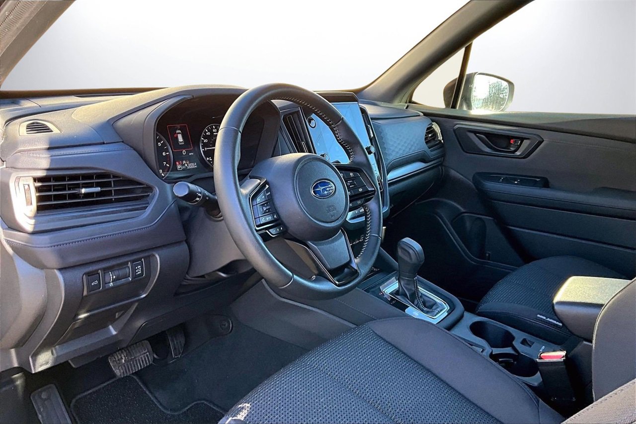 Used 2025 Subaru Forester Premium image 18