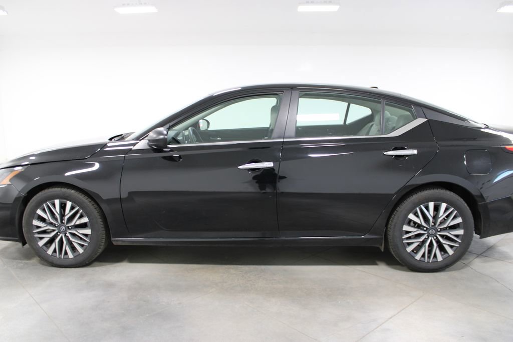 Used 2025 Nissan Altima 2.5 SV image 6