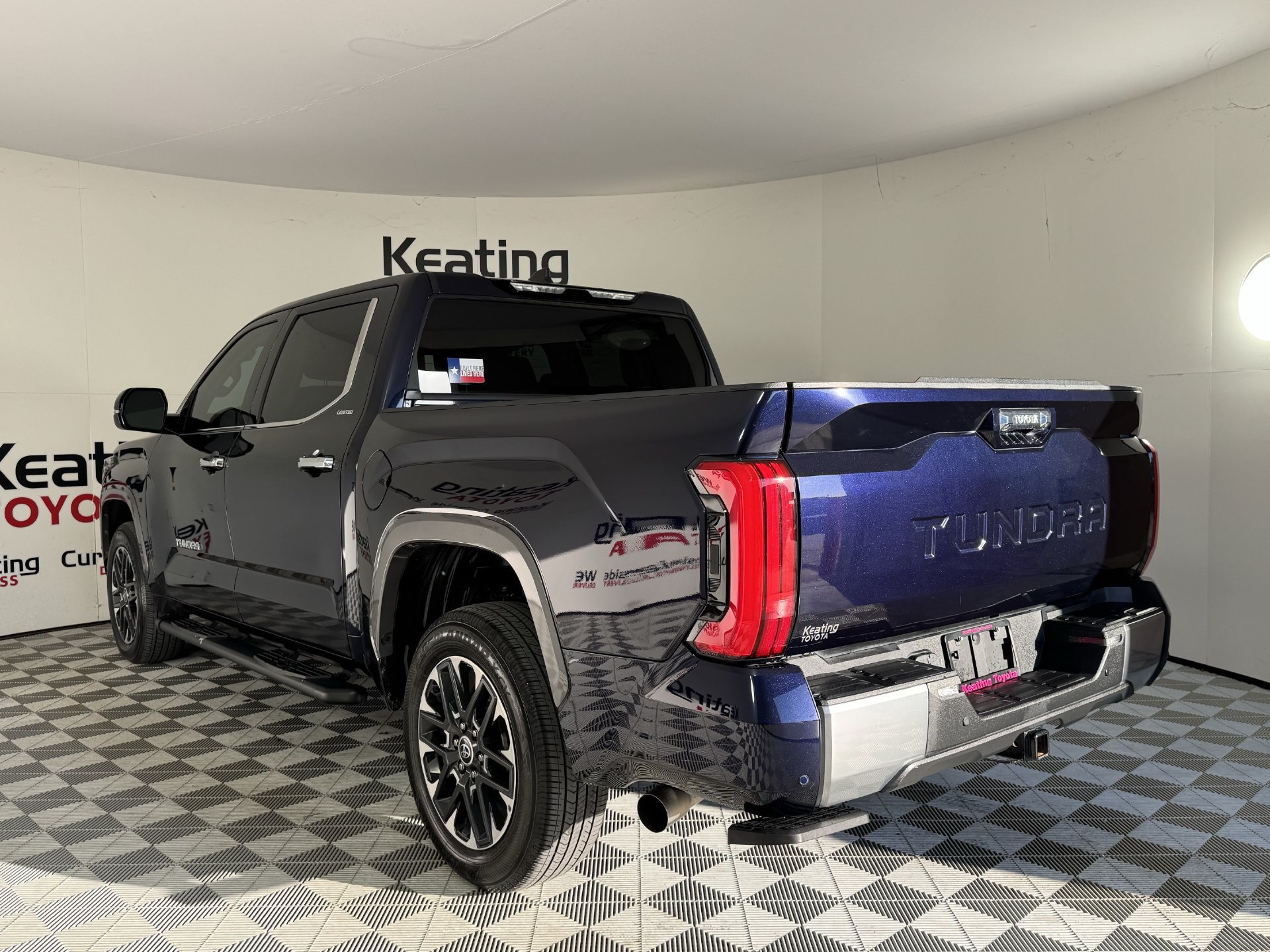 Used 2024 Toyota Tundra Limited w/ Power Package AWD/4WD image 7