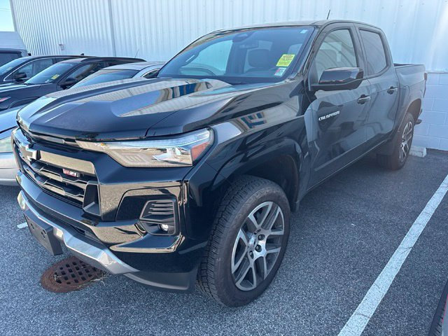 Used 2023 Chevrolet Colorado Z71 w/ Z71 Convenience Package 2