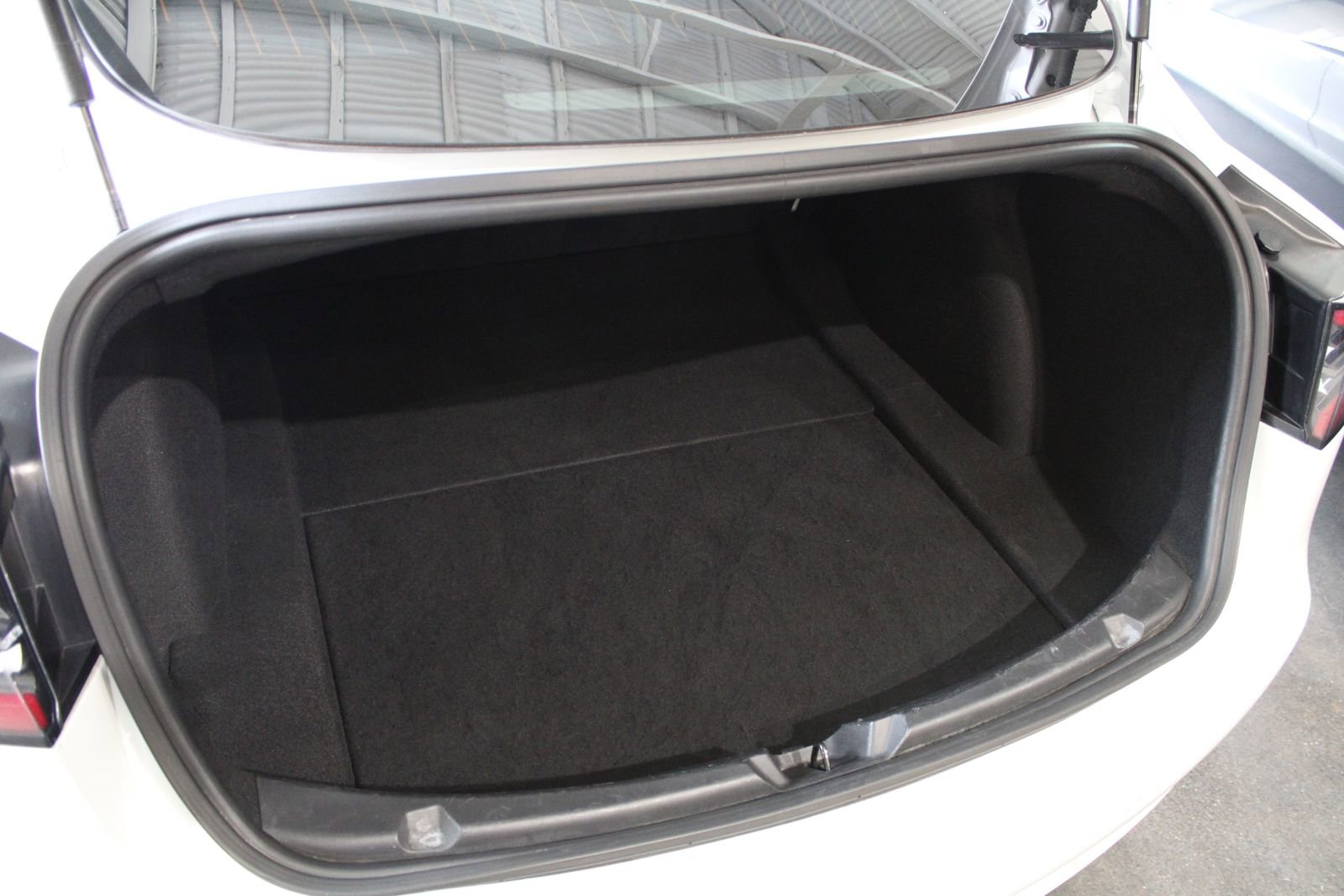 Used 2020 Tesla Model 3 Performance image 33