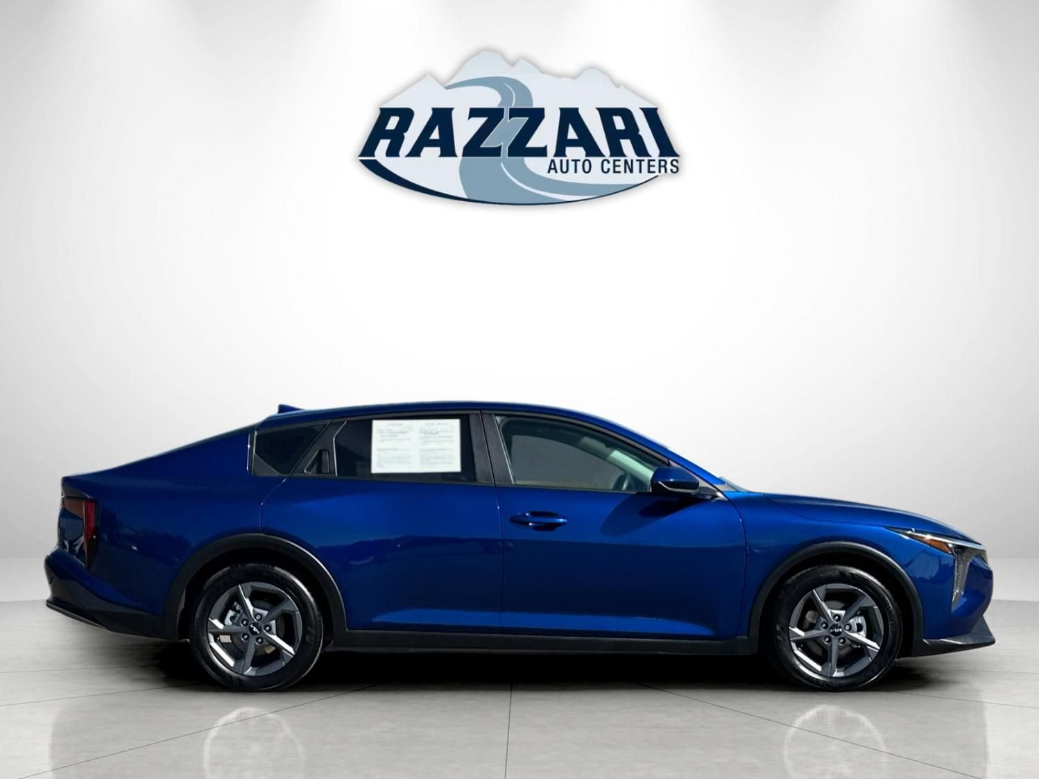 Used 2025 Kia K4 FWD image 2