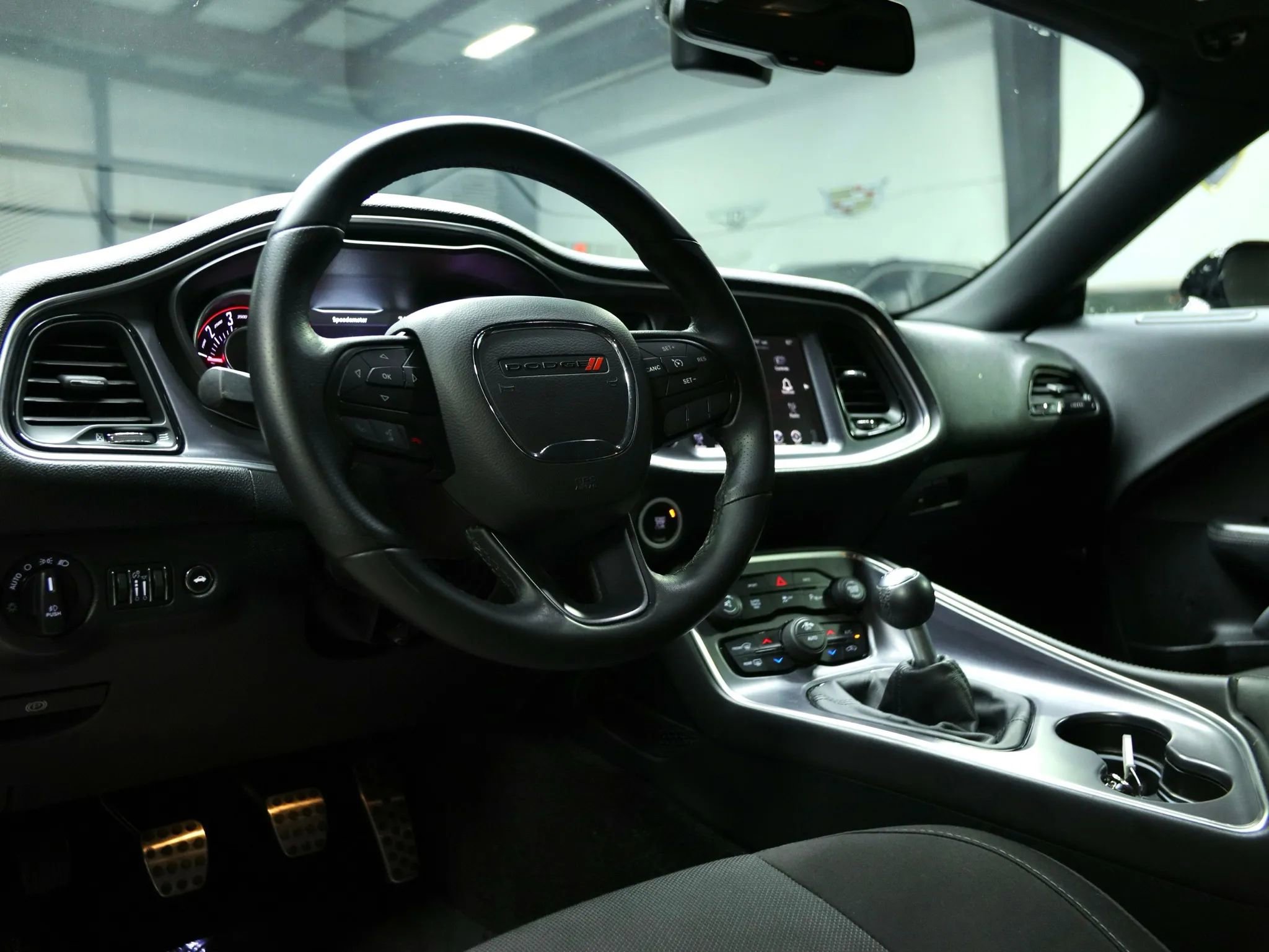 Used 2016 Dodge Challenger R/T image 28