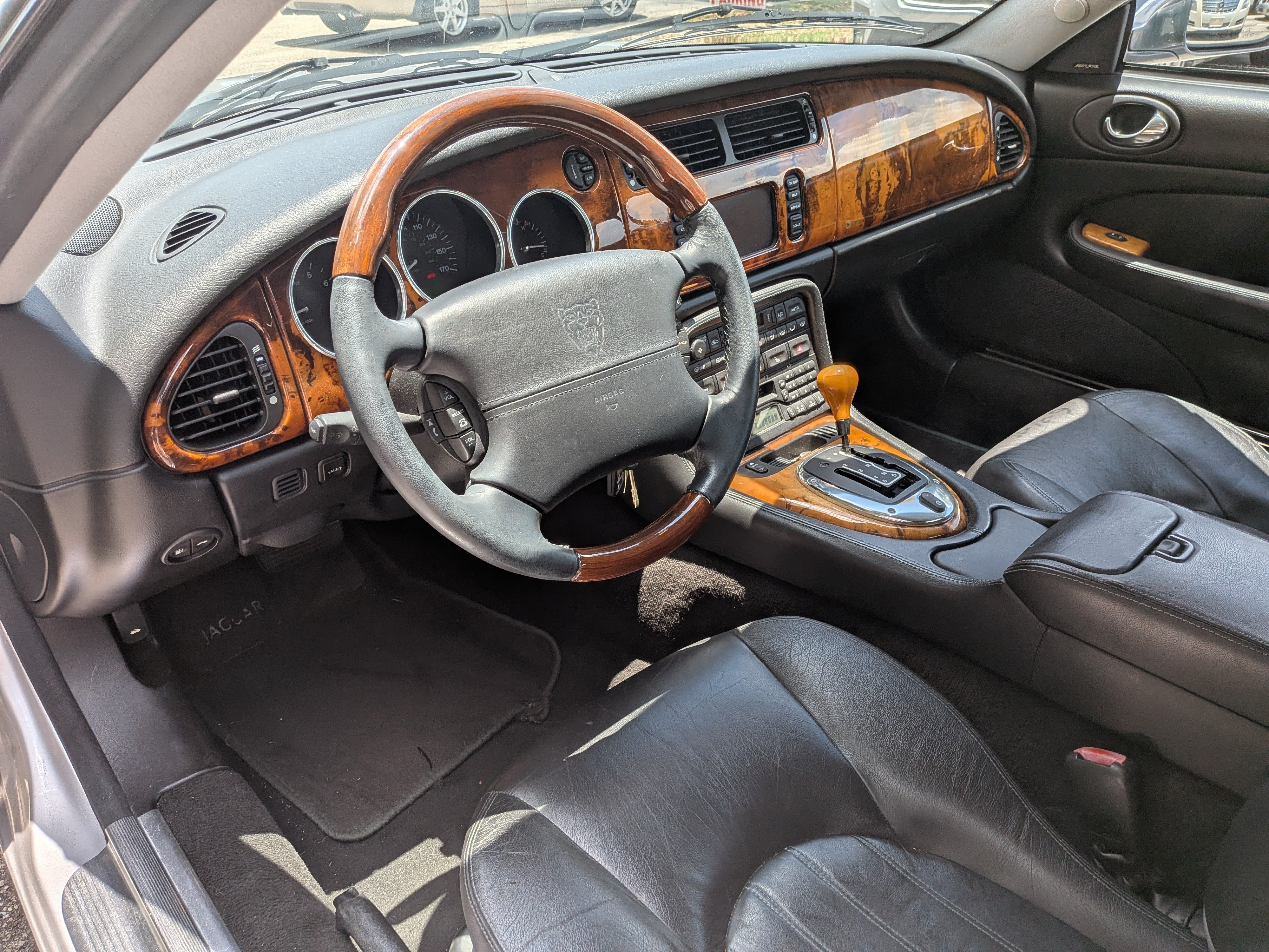 Used 2003 Jaguar XK8 Convertible RWD image 18