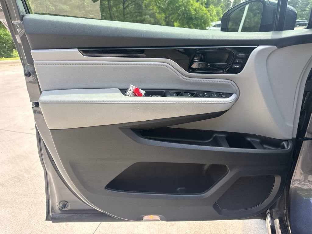Used 2022 Honda Odyssey Elite image 14
