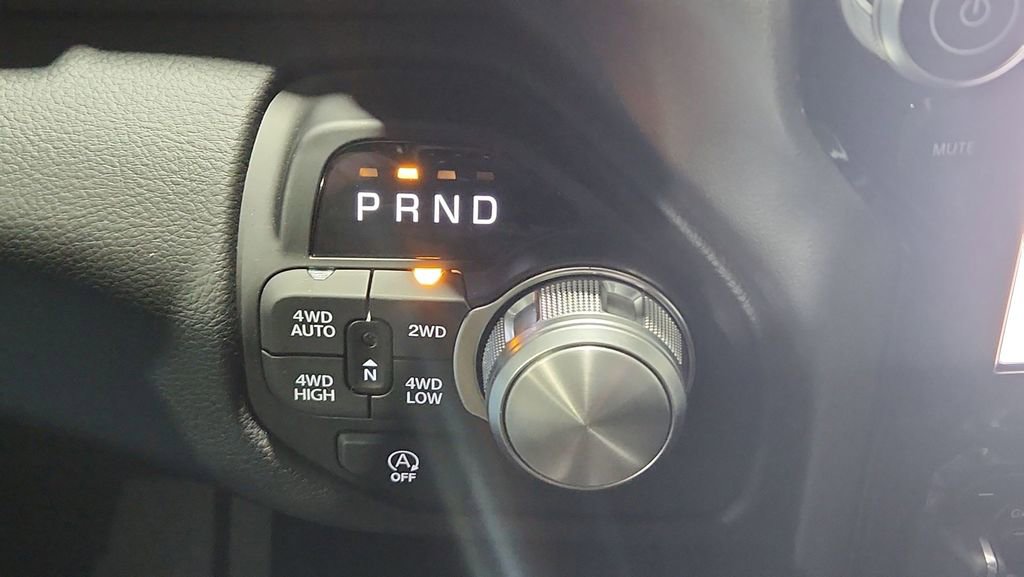 New 2026 RAM 1500 Laramie w/ Laramie Preferred Package AWD/4WD image 24